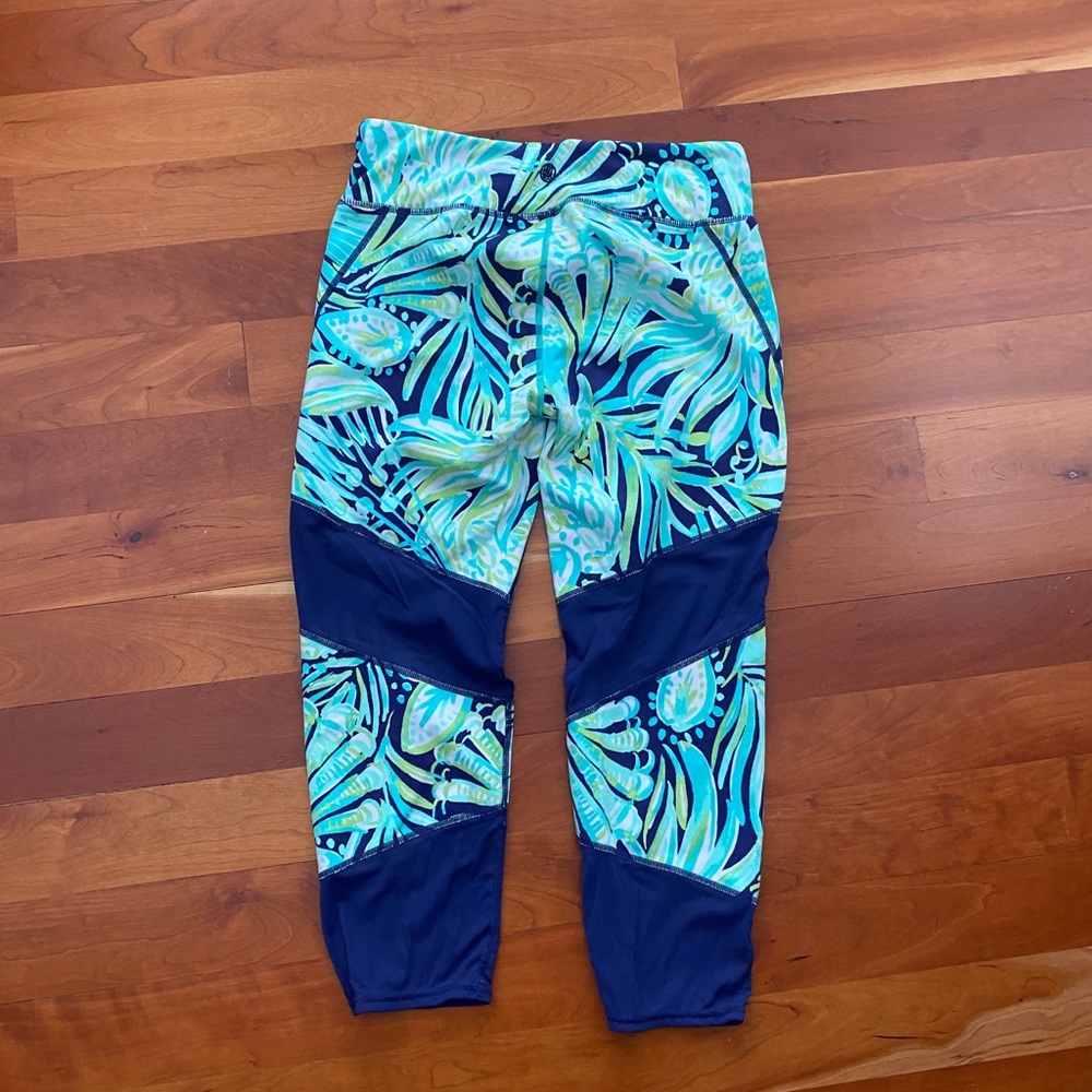 EUC Lilly Pulitzer Crop Luxletic Leggings - Picture 2 of 3